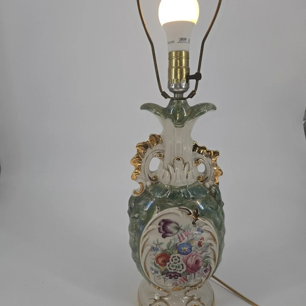Vintage Italian Capodimonte Style Ceramic Table Lamp 33